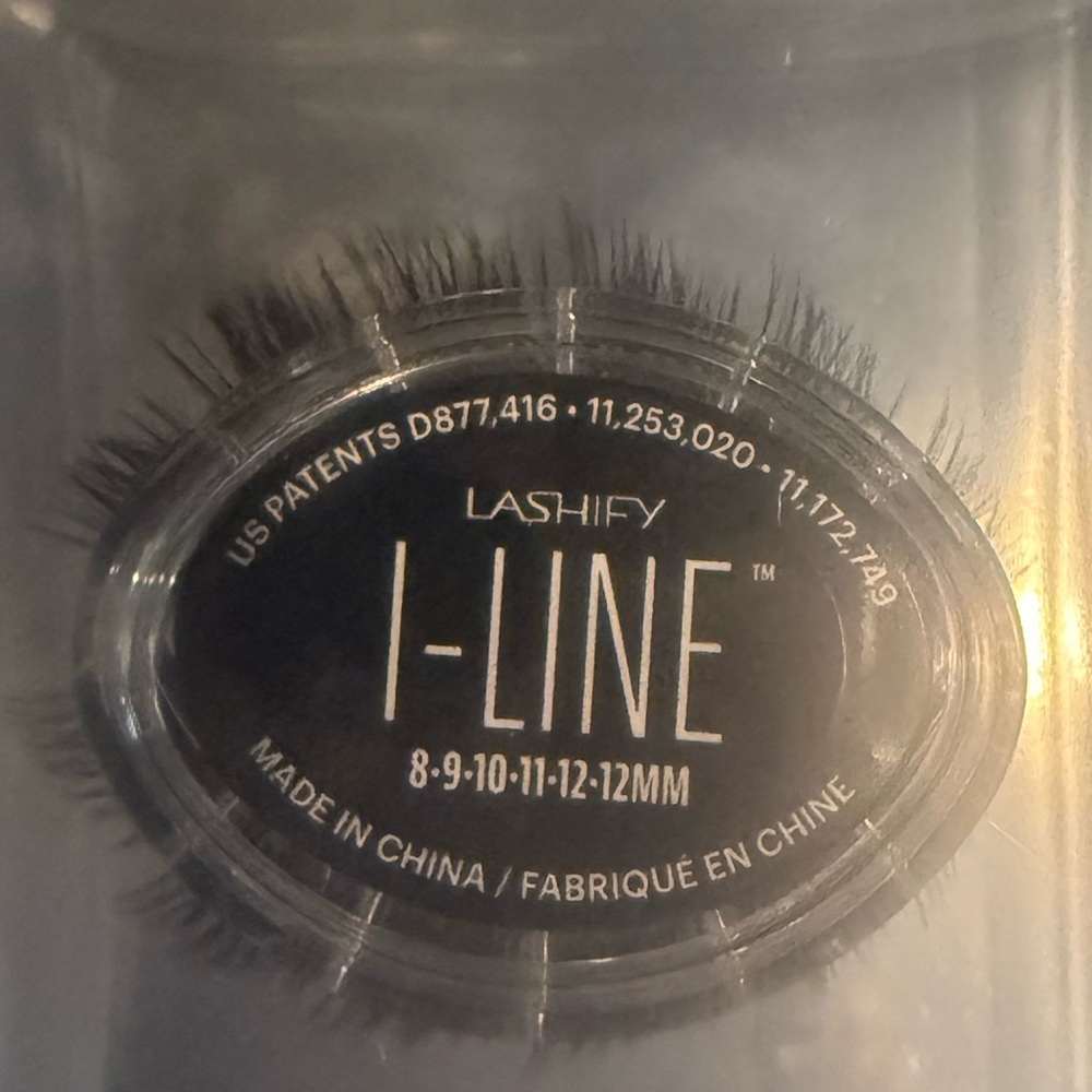 LASHIFY I-Line Black Eyelash Extensions